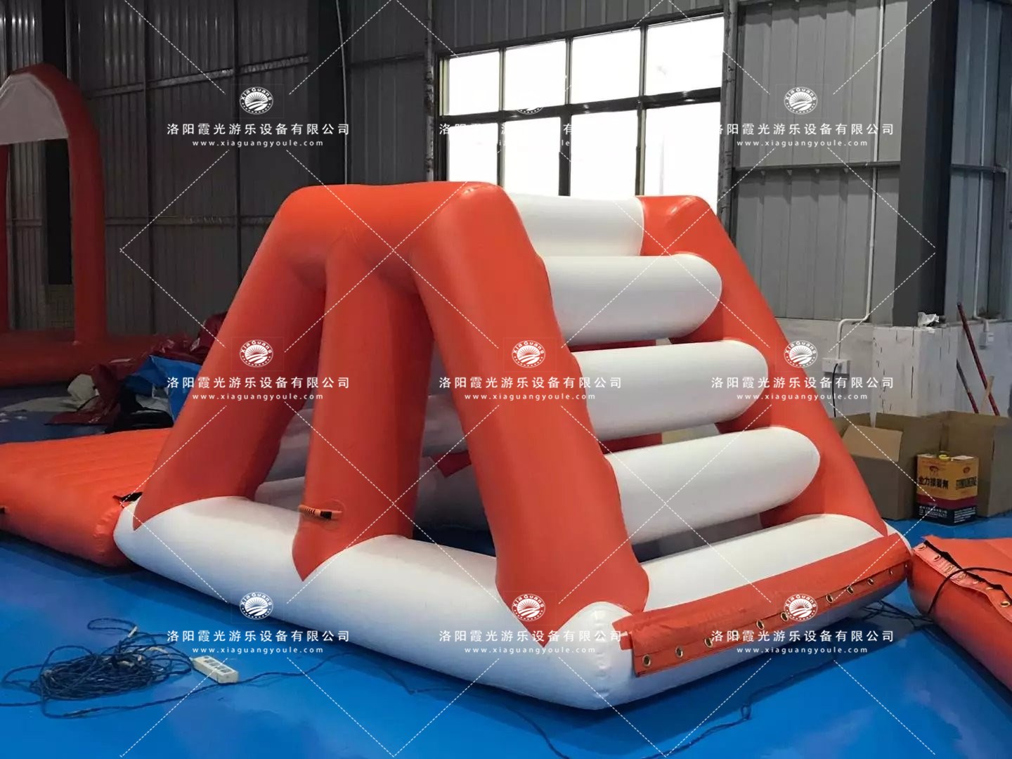 崖城镇水上闯关设施